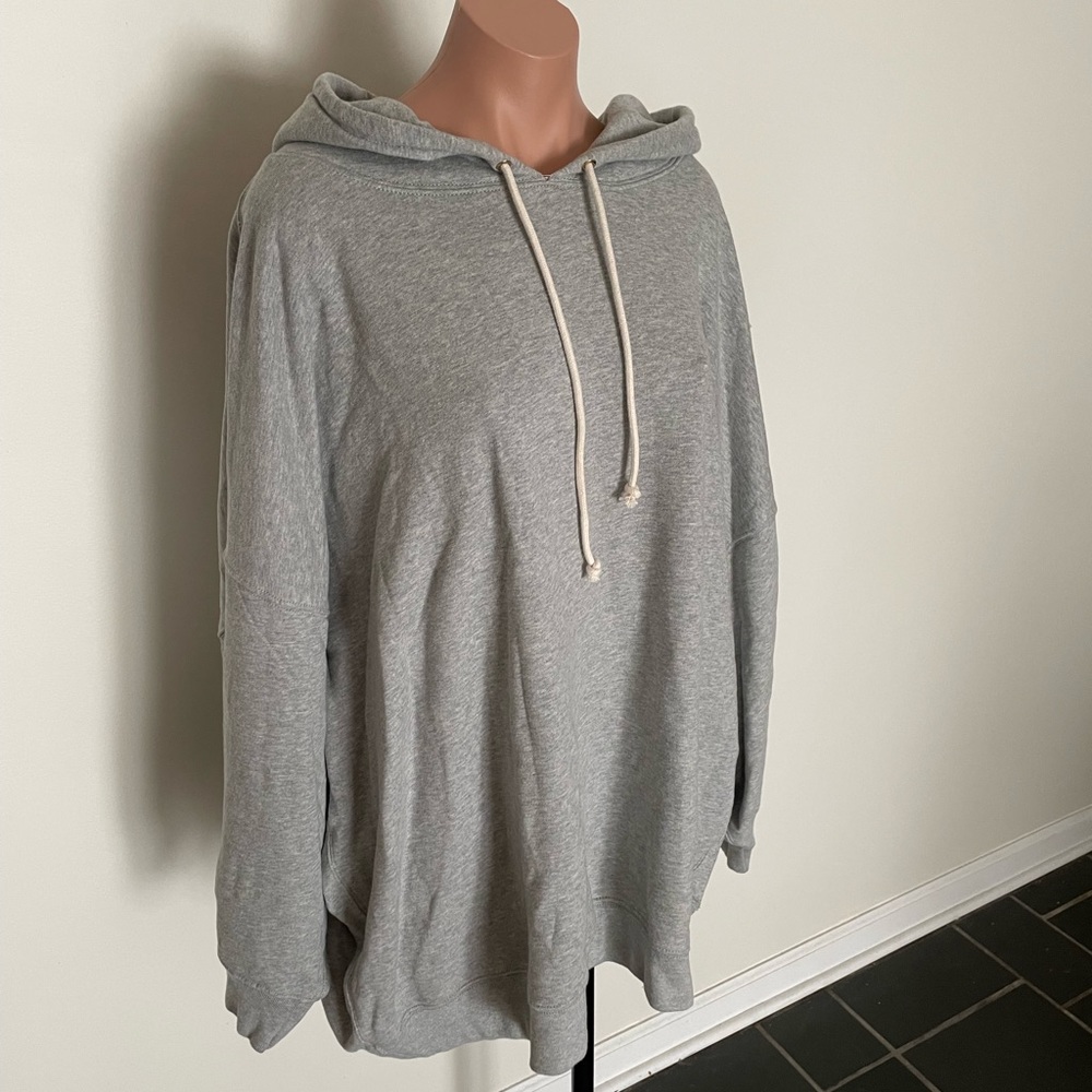J. Crew 2XL Heather Grey University terry oversized hoodie
Item BD693 - Picture 5 of 5